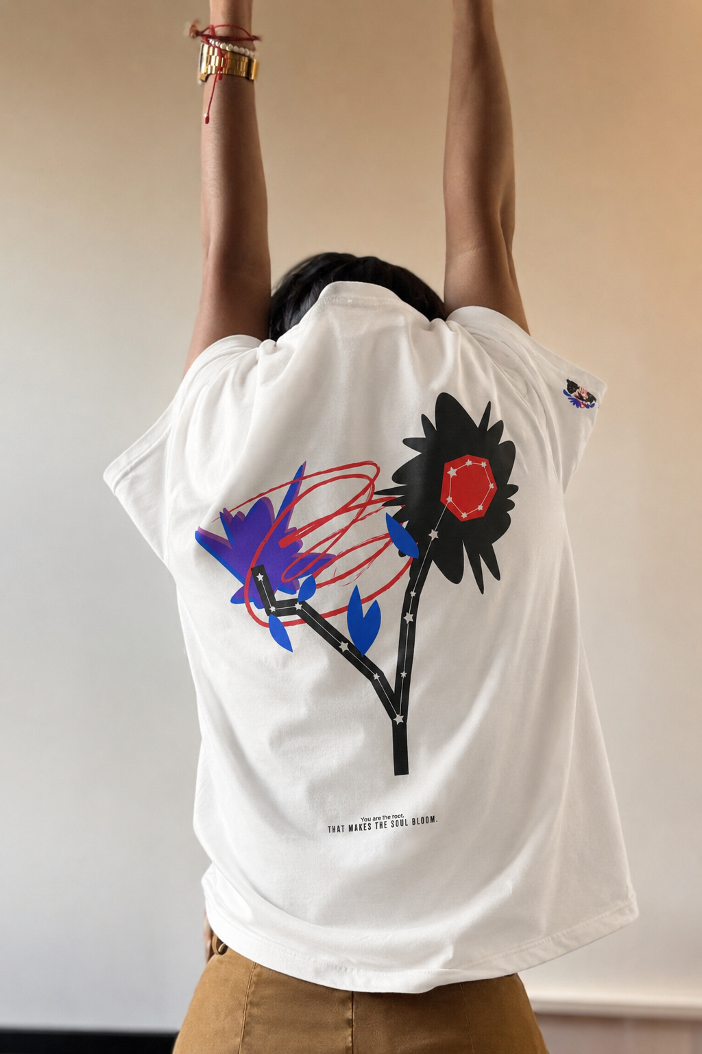 Pisces Zodiac Flower Tee – Cosmic Bloom | Astrology Shirt Gift