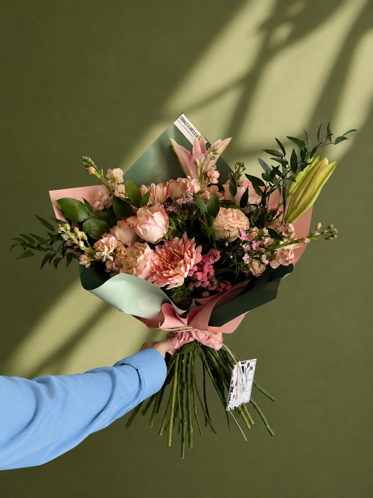 Mom's favorite Bouquet — Medium (M)