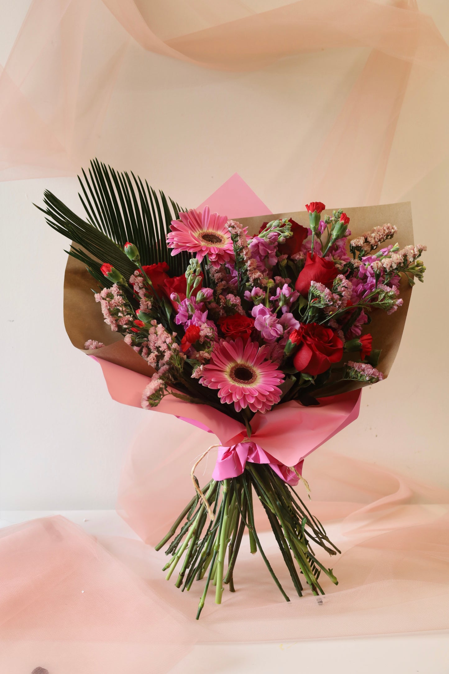 Bouquet S (Small) – Roses & Gerberas | Miami