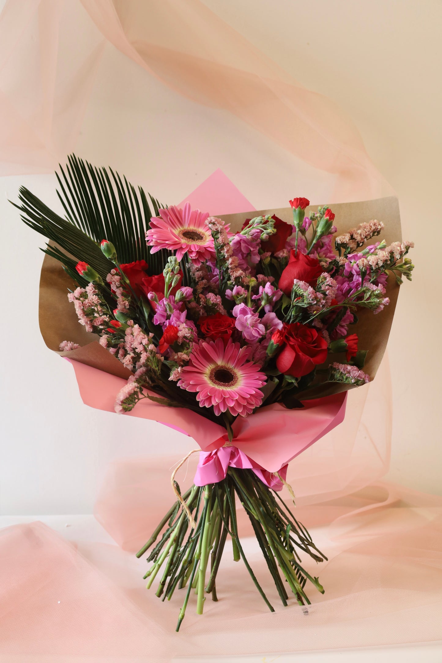 Bouquet S (Small) – Roses & Gerberas | Miami